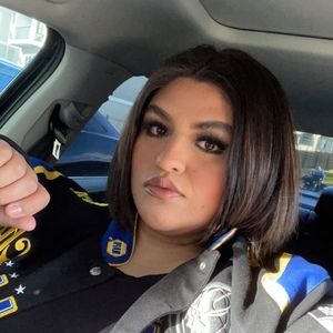 Meet your Posher, Isabel